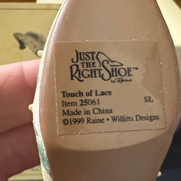 Just The Right Shoe - Cream and Green Lace Heels - Picture 5 of 5